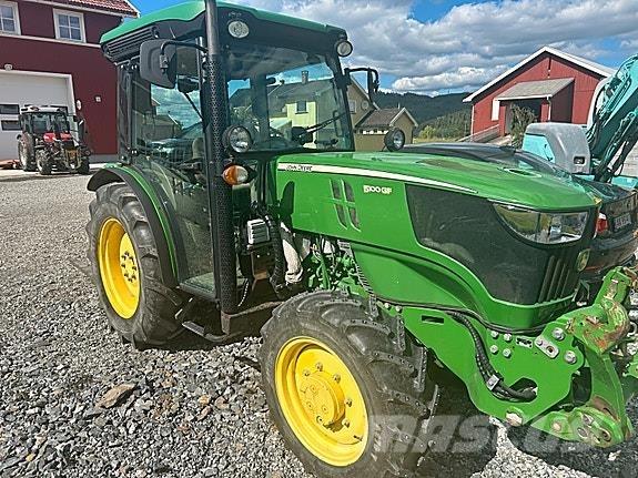 John Deere 5100GF Traktory