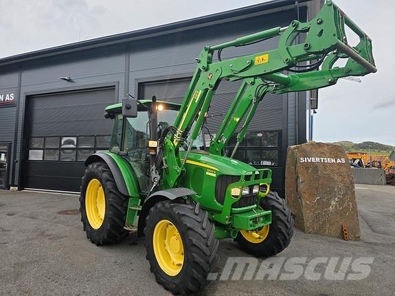 John Deere 5100R Traktory
