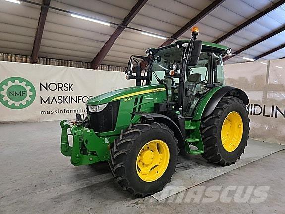 John Deere 5100R Traktory