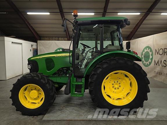 John Deere 5720 Traktory