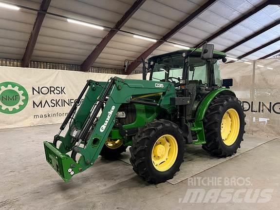 John Deere 5820 Traktory