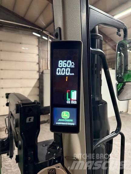 John Deere 6100M Traktory