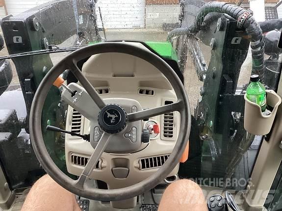 John Deere 6100m Traktory