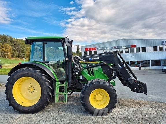 John Deere 6110MC Traktory
