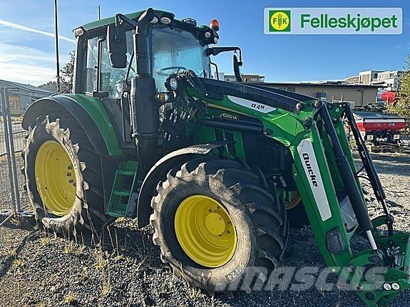 John Deere 6120M Traktory