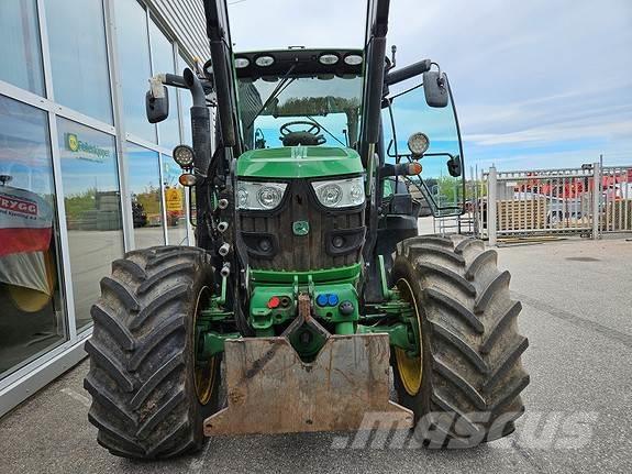 John Deere 6125R Traktory