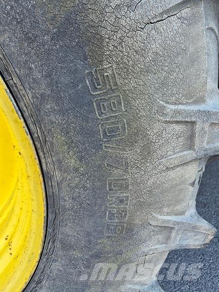 John Deere 6125R Traktory