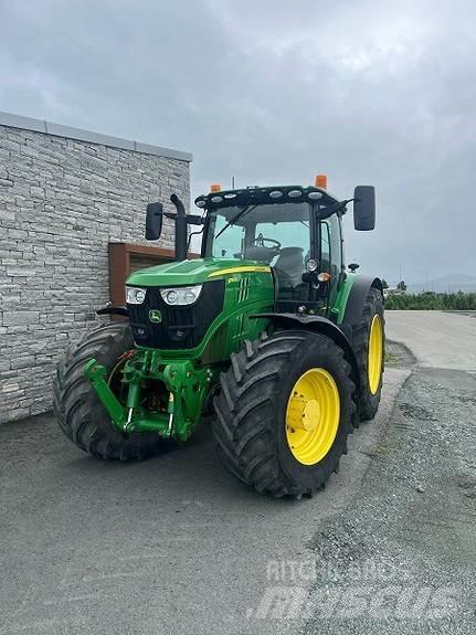 John Deere 6155R Traktory