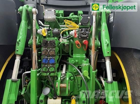 John Deere 6155R Traktory