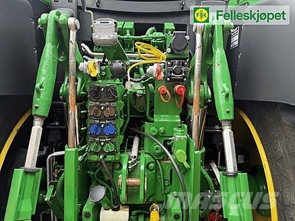John Deere 6155R Traktory