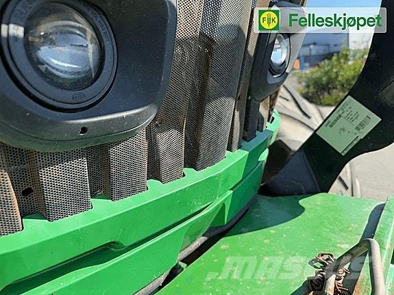 John Deere 6155R Traktory