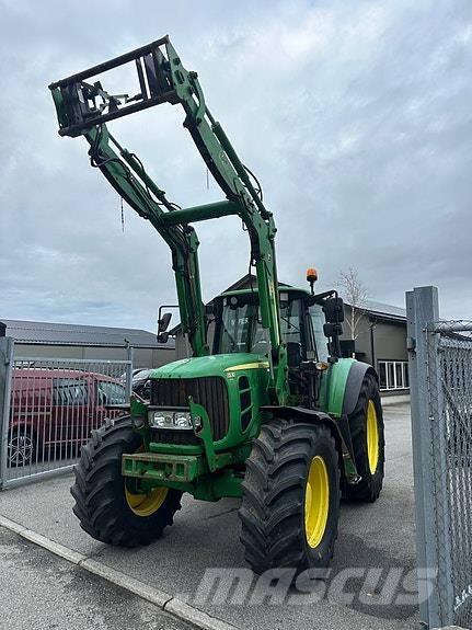 John Deere 6530 Traktory