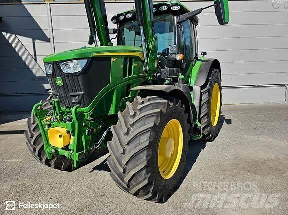 John Deere 6r215 Traktory