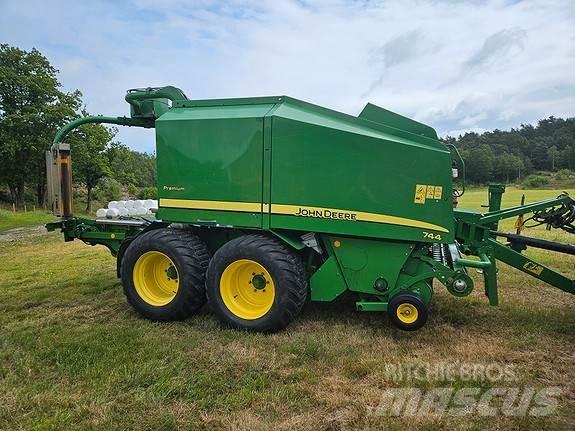 John Deere 744 Lis na válcové balíky