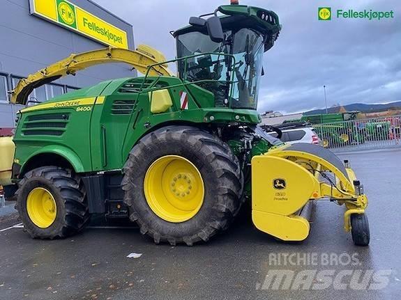 John Deere 8400 Řádkovače