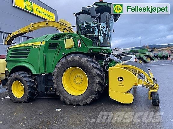 John Deere 8400 Řádkovače