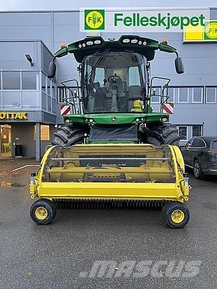 John Deere 8400 Řádkovače