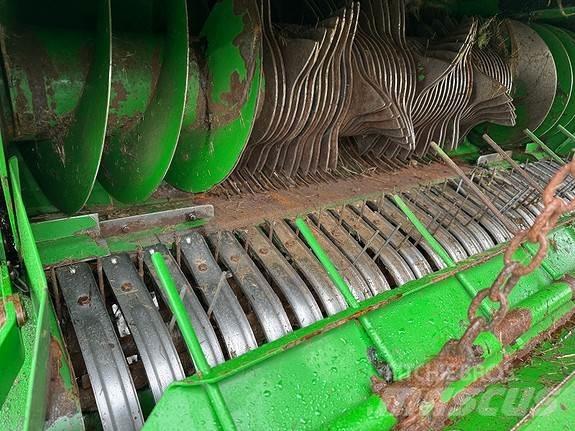 John Deere C440R Lis na válcové balíky