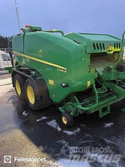 John Deere C441R Lis na válcové balíky