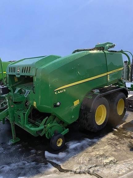 John Deere C441R Lis na válcové balíky