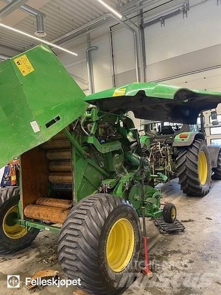 John Deere F441 Lis na válcové balíky