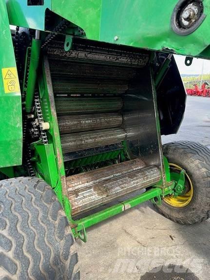 John Deere F441 Lis na válcové balíky