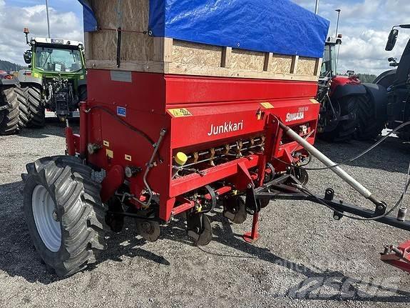 Junkkari KH 2500 Rozmetadla chlévské mrvy