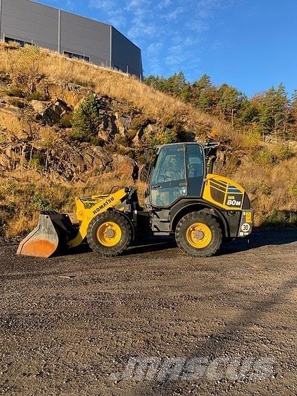 Komatsu WA80M-7 Kolové nakladače