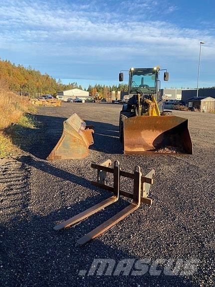 Komatsu WA80M-7 Kolové nakladače