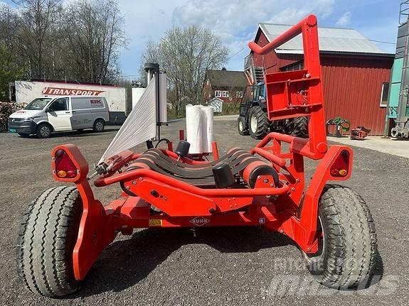 Kuhn RW1610 Lis na válcové balíky