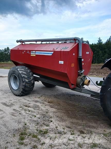 Moi GB-8 Rozmetadlo minerálních hnojiv
