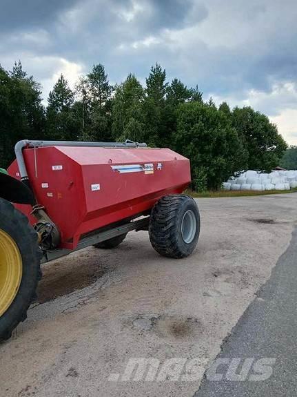 Moi GB-8 Rozmetadlo minerálních hnojiv