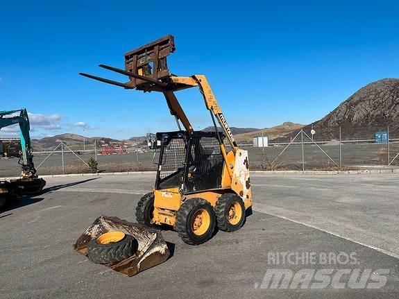 Mustang 2040 Smykem řízené nakladače