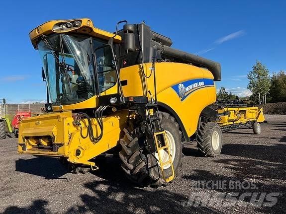New Holland CX5080 Sklízecí mlátičky