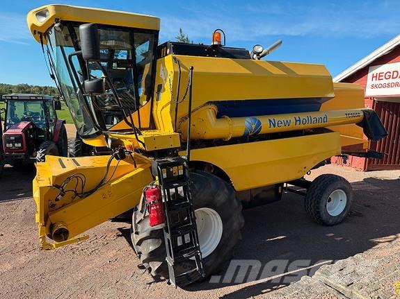 New Holland TC5050 Sklízecí mlátičky
