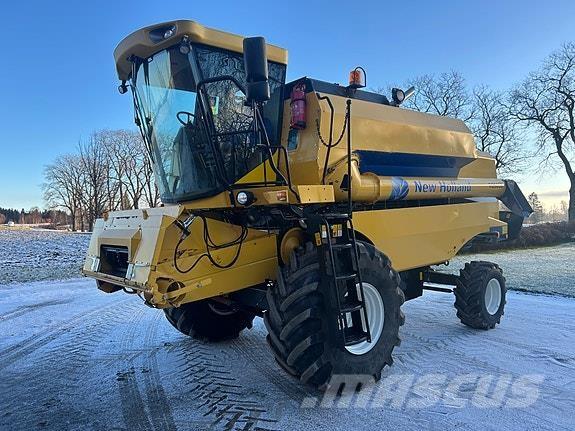 New Holland TC5050 Sklízecí mlátičky