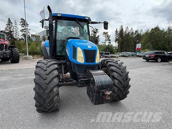 New Holland TS135A Traktory