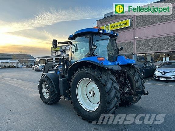 New Holland TS135A Traktory