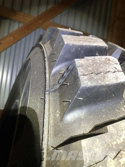 Nokian Hakka TRI Další silniční a sněhové stroje