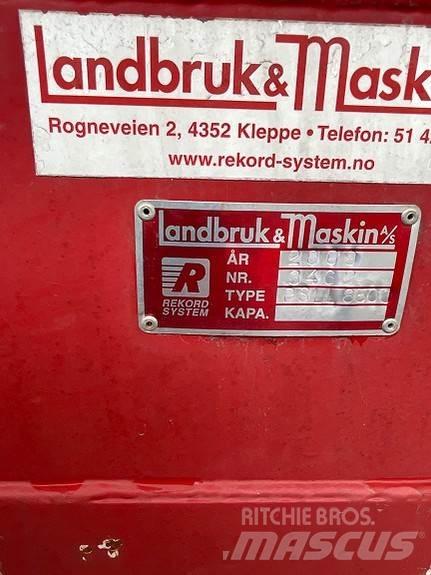 Rekord 8500 Rozmetadla chlévské mrvy