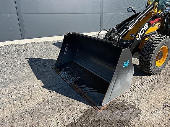  SE Universal Další