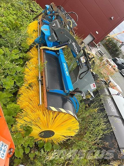 Snowek AH 330 Další silniční a sněhové stroje