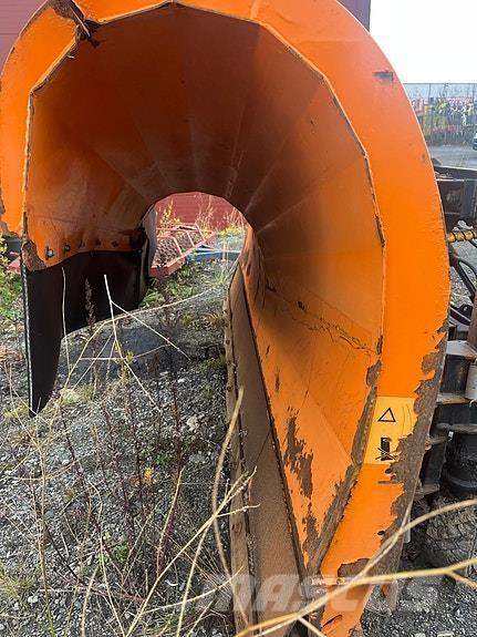 Tellefsdal K-70 Sněžné pluhy, přední sněhové radlice