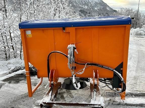  Traxos S15 VEP-490 Sypače písku a soli