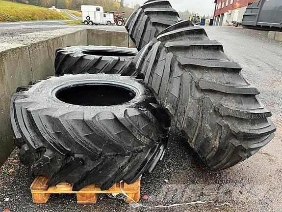 Trelleborg TM1060 Pneumatiky, kola a ráfky