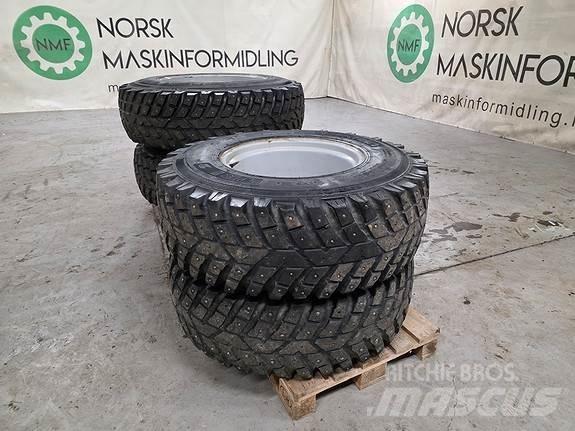  TRI 2 Vinterdekk Traktory