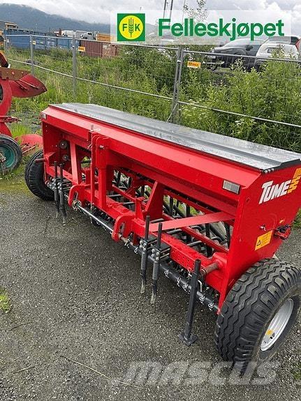 Tume CK3000 Rozmetadlo minerálních hnojiv