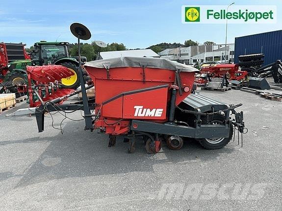 Tume HKL 3000 JC Rozmetadlo minerálních hnojiv