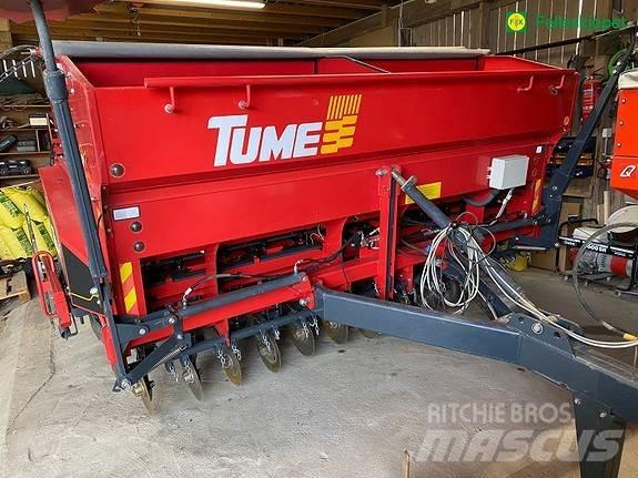 Tume HKL JC 3000 Rozmetadlo minerálních hnojiv