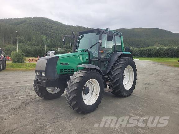 Valtra 6750-4 Traktory